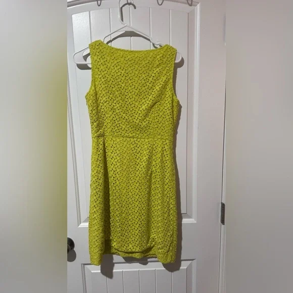 Ann Taylor Green Sheath Mini Dress Scoop Neck Sleeveless Size 2 - Picture 3 of 3
